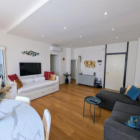 Convenient Family Apt With Private Parking Mestre Exterior photo