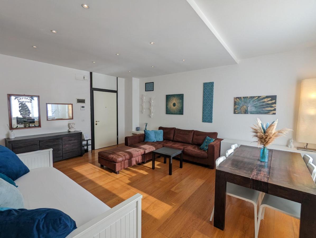 Convenient Family Apt With Private Parking Mestre Exterior photo