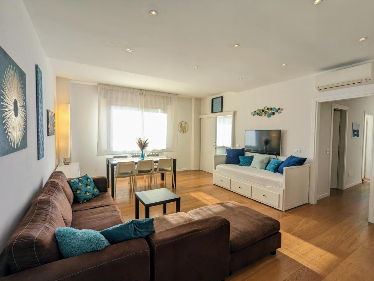 Convenient Family Apt With Private Parking Mestre Exterior photo